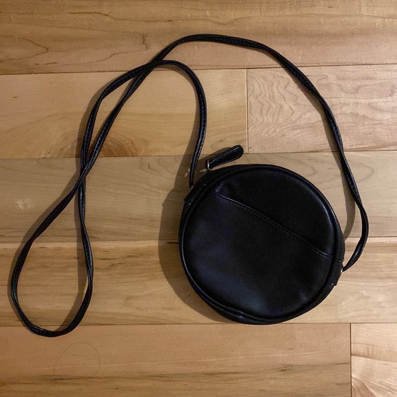 Small Round Faux Leather Purse - Picture 3 of 4